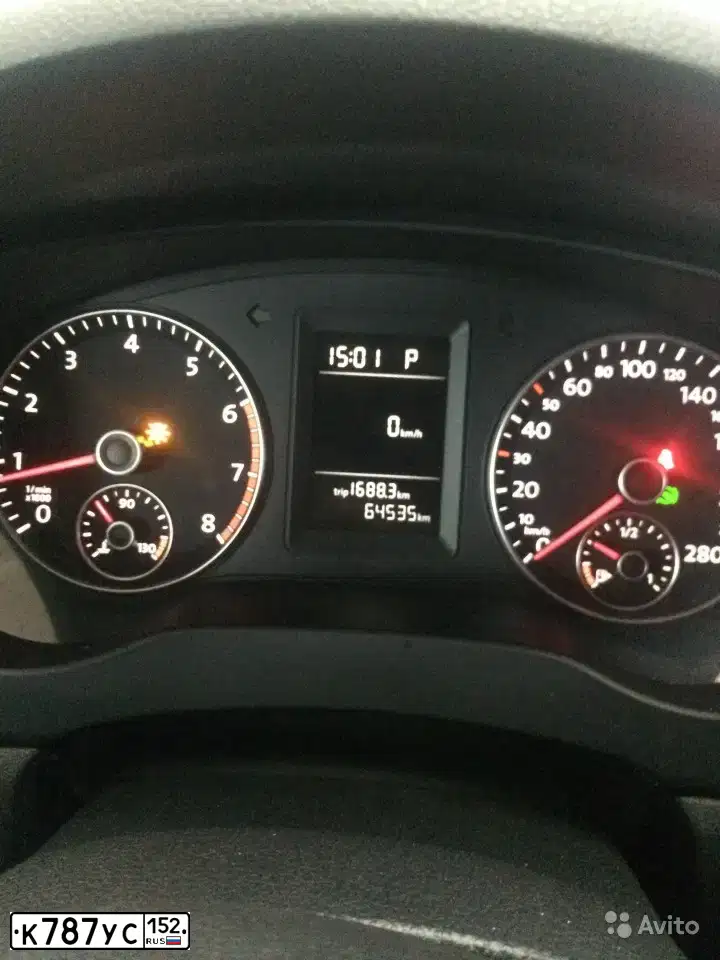Фото автомобиля VOLKSWAGEN JETTA, 2012 — госномер Т136РТ152. Цвет: Белый