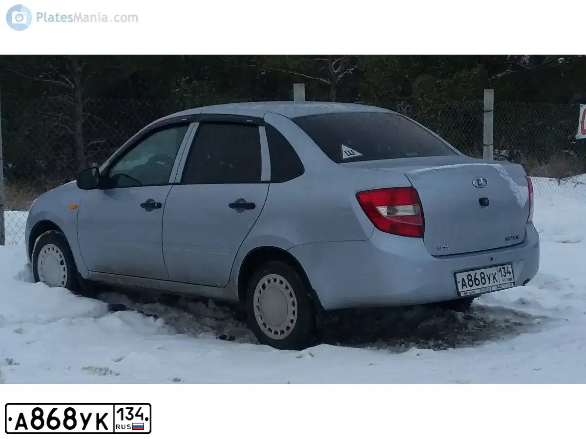Фото автомобиля LADA 2190 GRANTA, 2014 — госномер А868УК134. Цвет: голубой