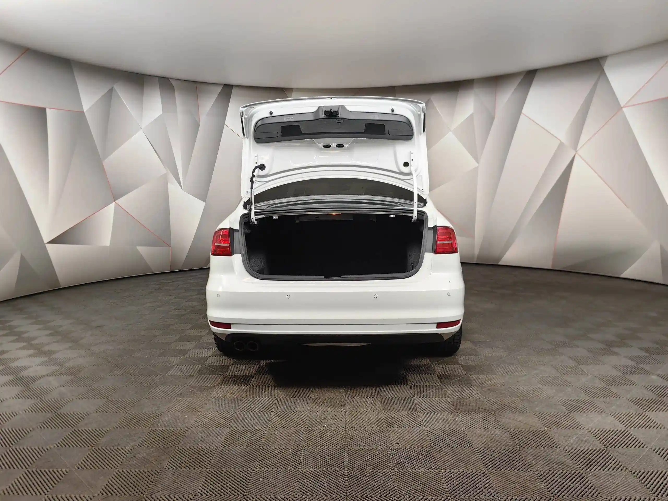 Фото автомобиля VOLKSWAGEN JETTA, 2018 — госномер М609ХТ33. Цвет: Белый