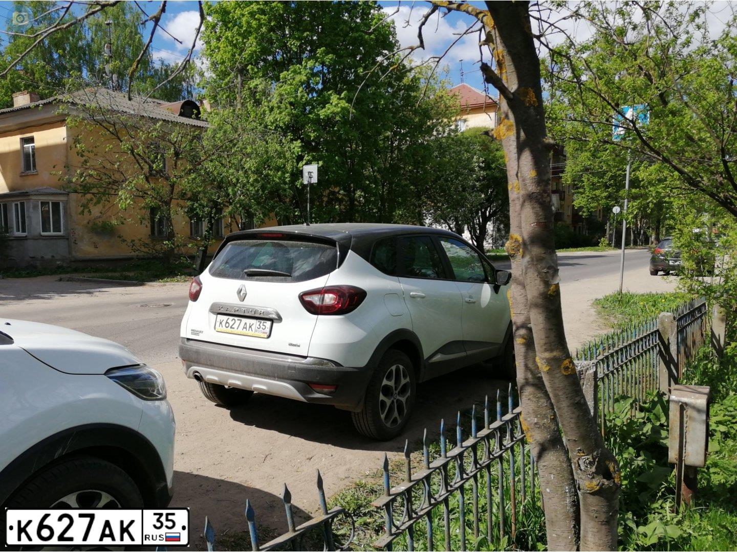 Фото автомобиля RENAULT KAPTUR, 2017 — госномер О402МС76. Цвет: БЕЛЫЙ ЧЕРНЫЙ