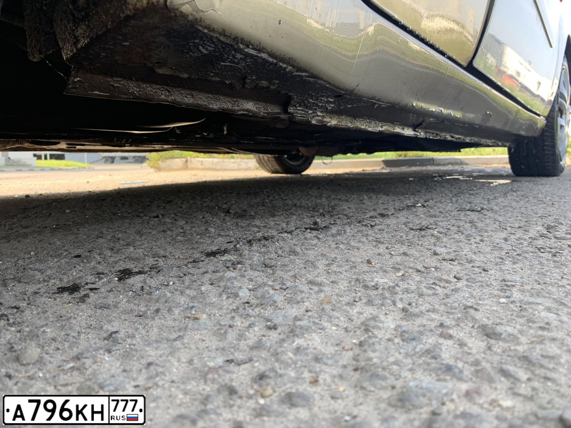 Фото автомобиля FORD FOCUS, 2003 — госномер Е220ОВ08. Цвет: СЕРО-ЗОЛОТИСТЫЙ