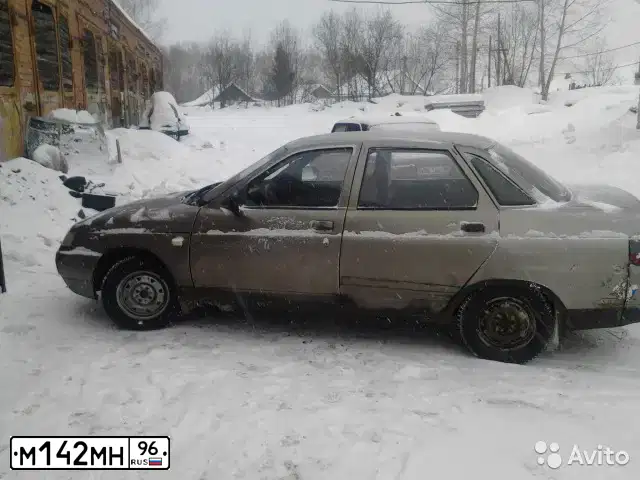 Фото автомобиля LADA 2110, 1998 — госномер М142МН96. Цвет: СЕРО-ЗЕЛЕНЫЙ