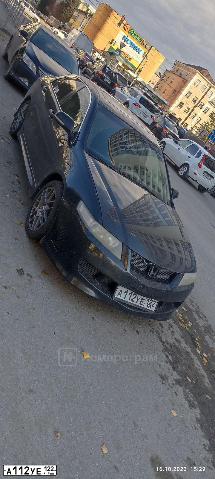 Фото автомобиля HONDA ACCORD, 2008 — госномер А112УЕ122. Цвет: ЧЕРНЫЙ