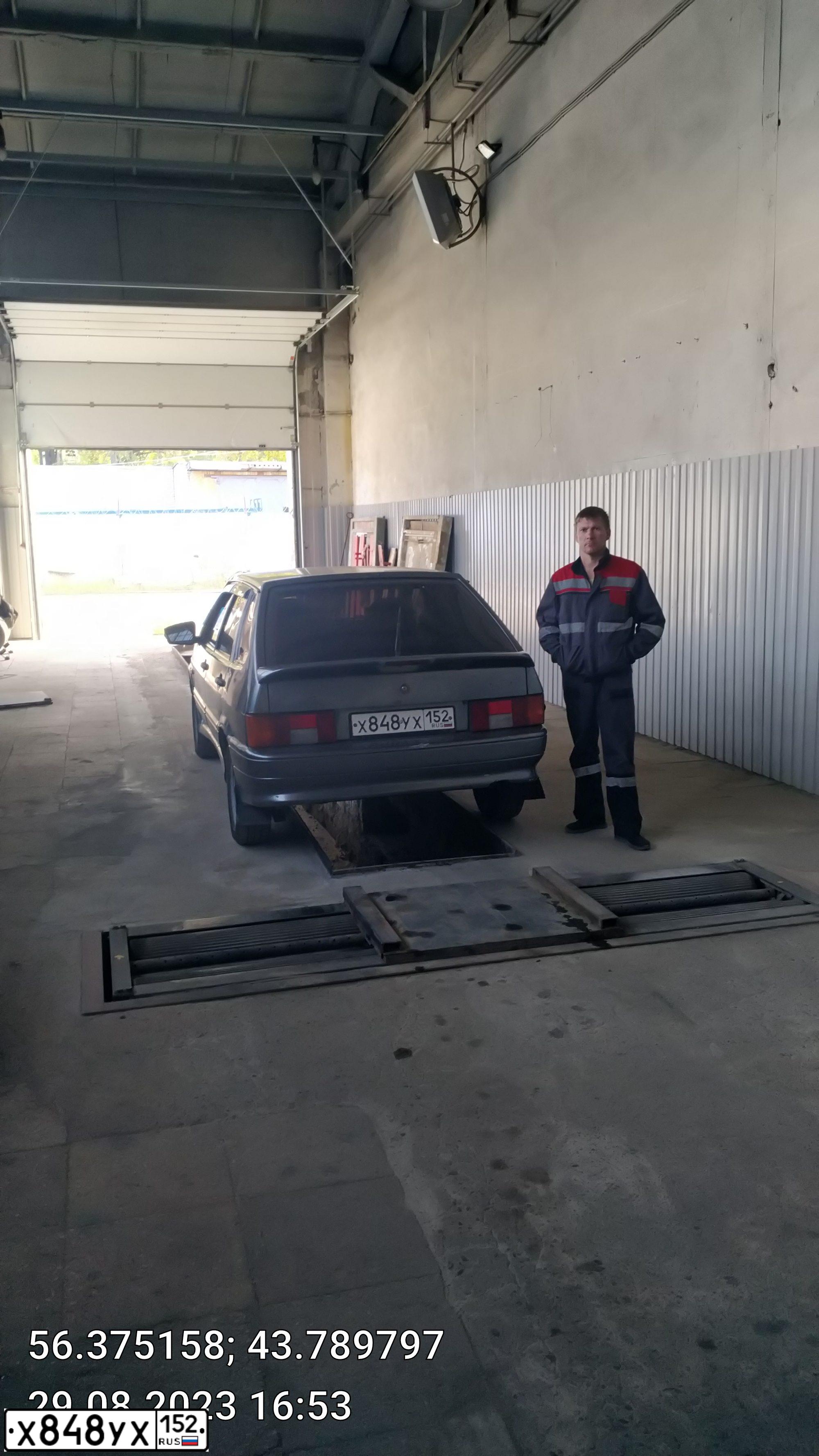 Фото автомобиля LADA 2114 SAMARA, 2006 — госномер С620СЕ52. Цвет: СЕРЫЙ