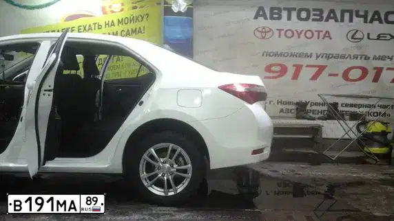 Фото автомобиля TOYOTA COROLLA, 2014 — госномер В191МА89. Цвет: БЕЛЫЙ
