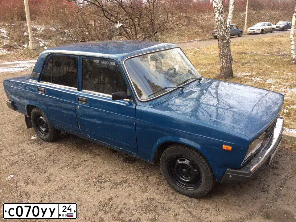 Фото автомобиля LADA 2105 LADA, 2009 — госномер С070УУ24. Цвет: синий