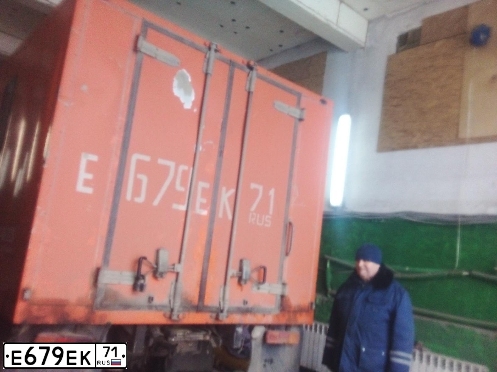 Фото автомобиля GAZ 3307, 2006 — госномер Е679ЕК71. Цвет: Белый