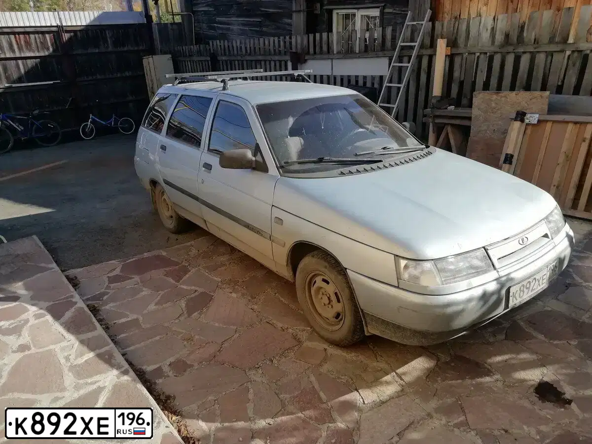 Фото автомобиля LADA 2111 LADA, 2001 — госномер М115НК45. Цвет: СВЕТЛО-ГОЛУБОЙ