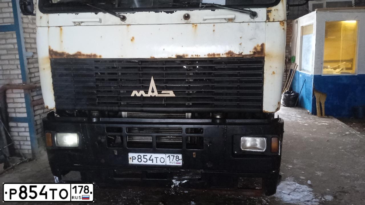 Фото автомобиля MAZ 5440 /4X2/, 2008 — госномер Р854ТО178. Цвет: БЕЛЫЙ