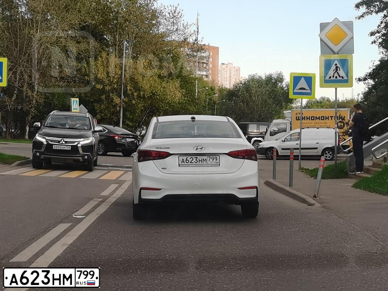 Фото автомобиля HYUNDAI SOLARIS, 2019 — госномер К498ВУ122. Цвет: Белый
