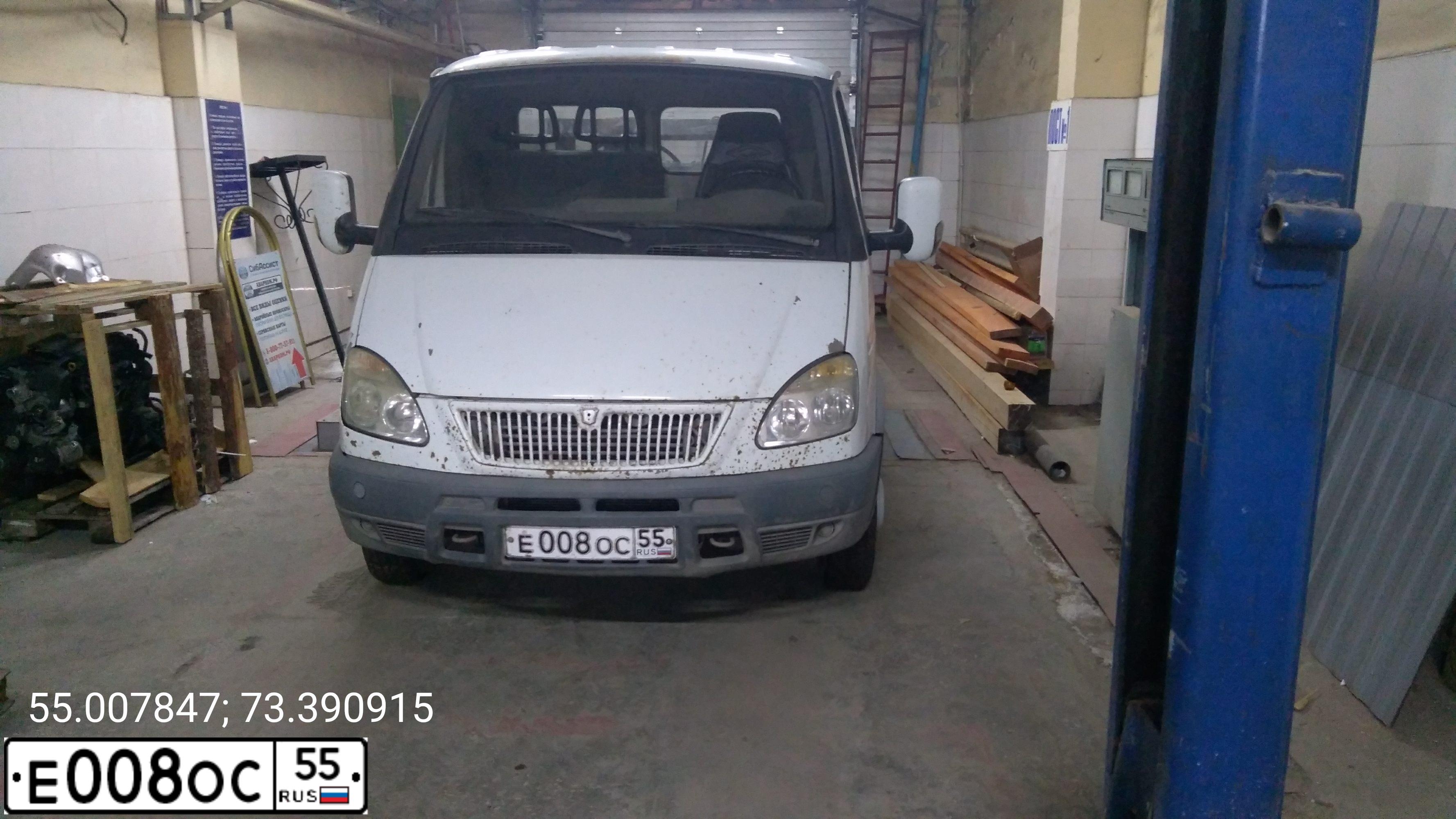 Фото автомобиля GAZ 3110 WOLGA, 2001 — госномер Е008ОС55. Цвет: БЕЛЫЙ