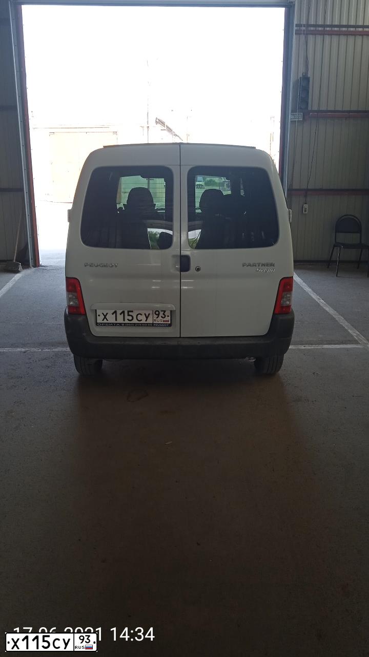 Фото автомобиля PEUGEOT PARTNER, 2010 — госномер Х115СУ93. Цвет: БЕЛЫЙ
