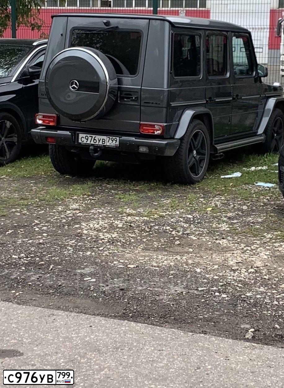 Фото автомобиля MERCEDES G-KLASSE, 2012 — госномер А095ММ99. Цвет: СЕРО-ЗЕЛЕНЫЙ