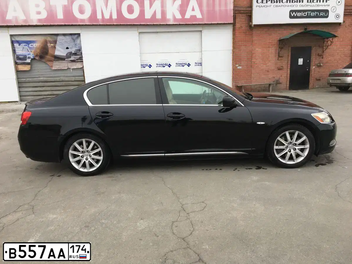 Фото автомобиля LEXUS GS, 2005 — госномер В557АА174. Цвет: ЧЕРНЫЙ