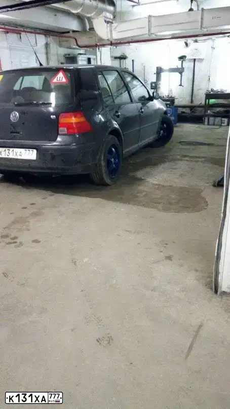 Фото автомобиля KIA CARENS, 2002 — госномер К131ХА777. Цвет: СЕРЕБРИСТЫЙ