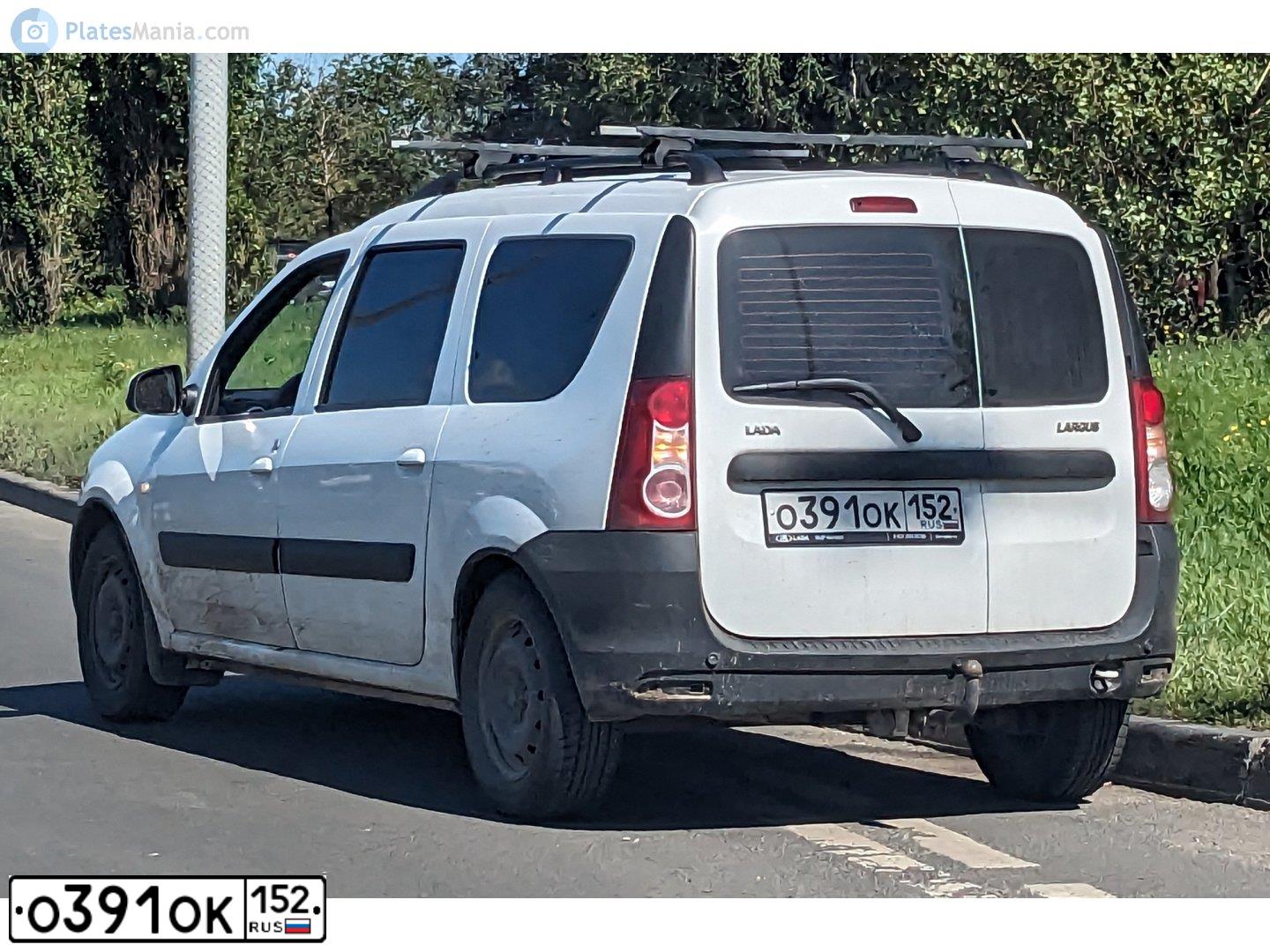 Фото автомобиля LADA LARGUS, 2016 — госномер А121РУ252. Цвет: Белый