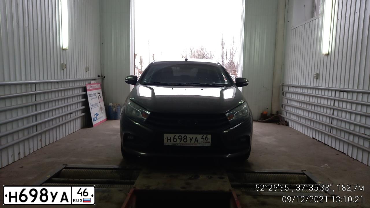 Фото автомобиля LADA VESTA, 2018 — госномер М084АЕ57. Цвет: Коричневый