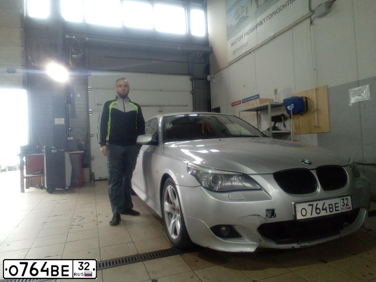 Фото автомобиля BMW SERIE 5, 2008 — госномер А330АО198. Цвет: СЕРЫЙ