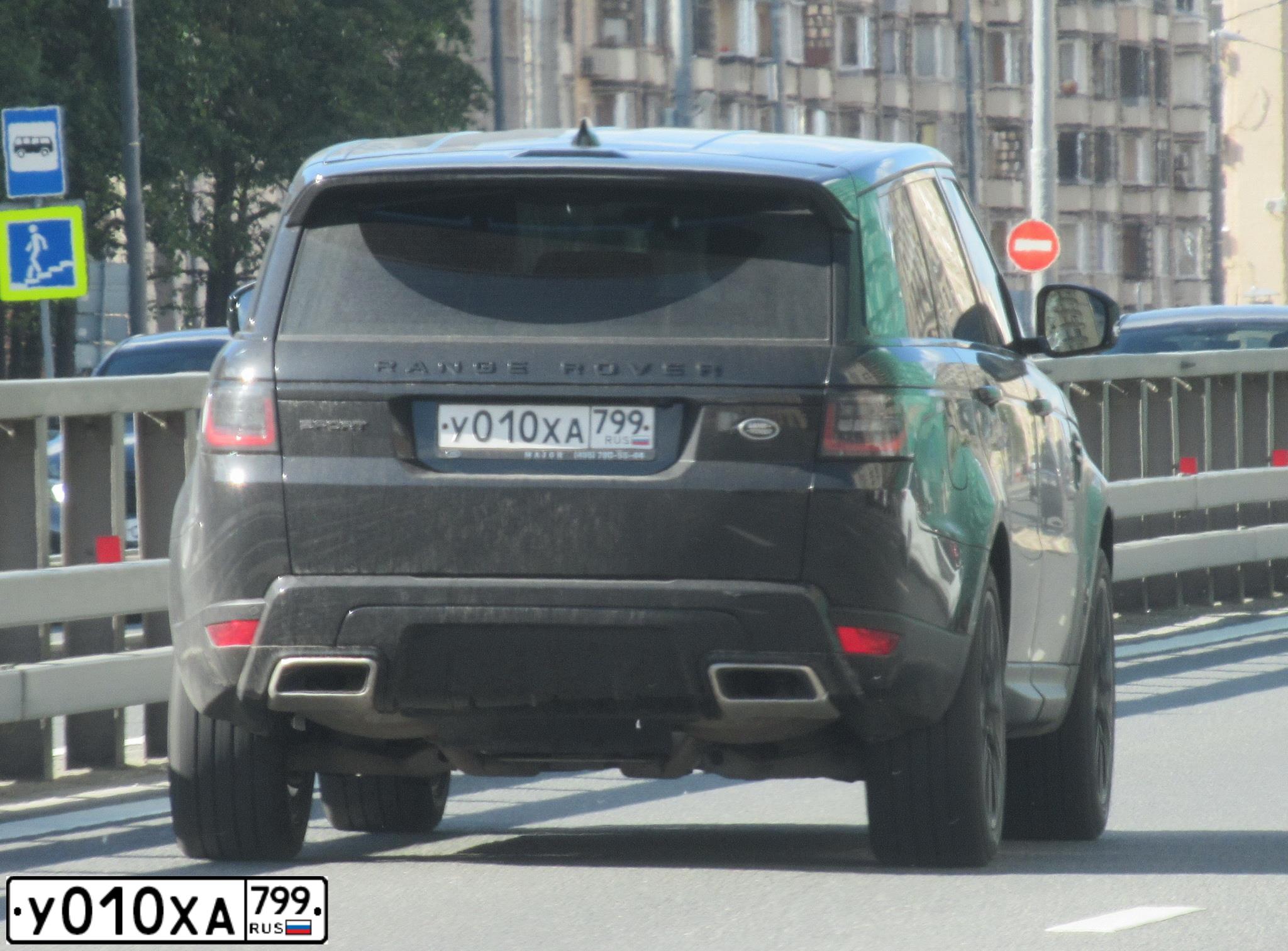 Фото автомобиля LANDROVER RANGE ROVER SPORT, 2020 — госномер Т334МВ797. Цвет: ЧЕРНЫЙ