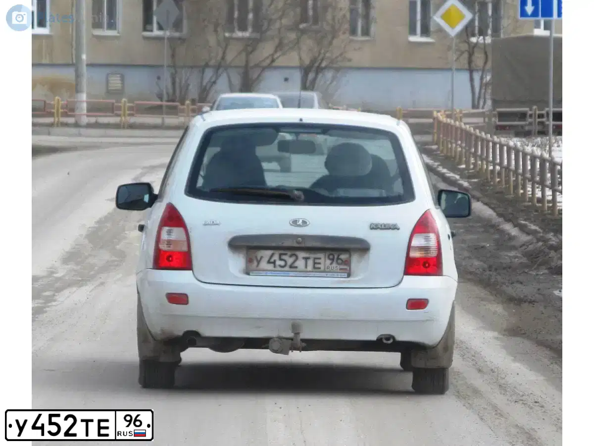 Фото автомобиля LADA 1117 KALINA, 2012 — госномер У452ТЕ96. Цвет: Белый