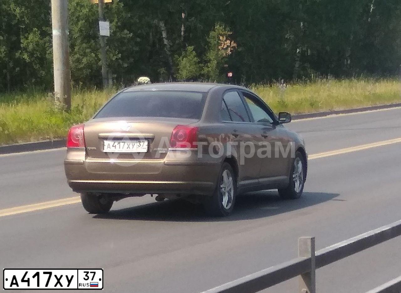 Фото автомобиля TOYOTA AVENSIS, 2004 — госномер В643УО37. Цвет: Коричневый