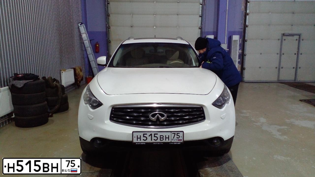 Фото автомобиля INFINITI QX70FX, 2008 — госномер В415УР122