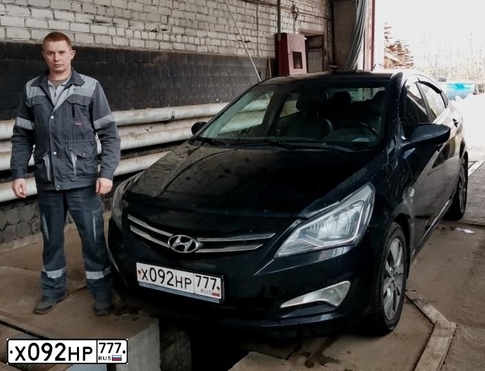 Фото автомобиля HYUNDAI SOLARIS, 2014 — госномер Х092НР777. Цвет: ЧЕРНЫЙ