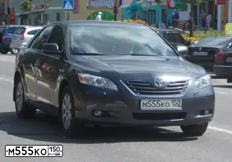 Фото автомобиля TOYOTA CAMRY, 2007 — госномер М004СТ750. Цвет: СЕРЫЙ