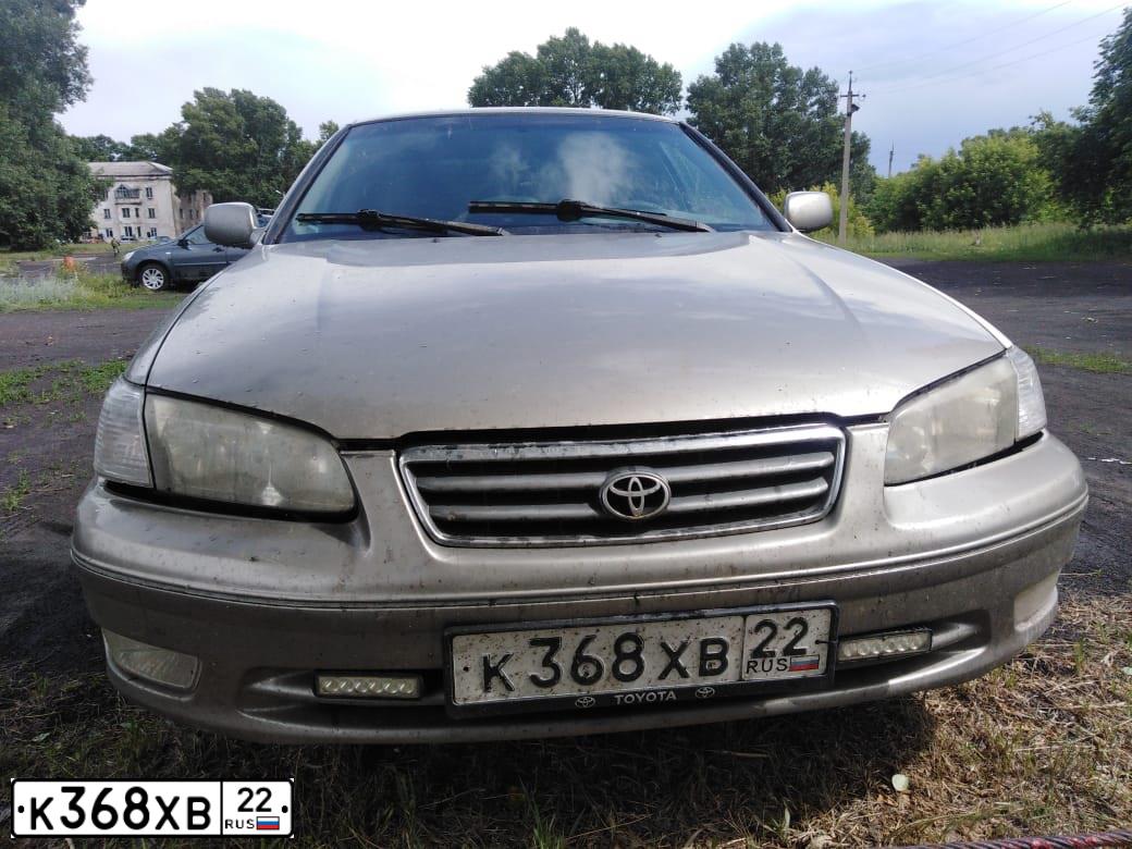 Фото автомобиля TOYOTA CAMRY, 1999 — госномер М747СТ33. Цвет: СЕРЫЙ