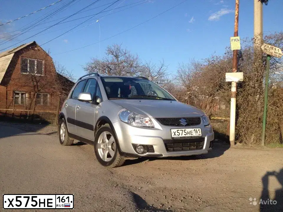 Фото автомобиля SUZUKI SX 4, 2011 — госномер Х575НЕ161. Цвет: СЕРЕБРИСТЫЙ