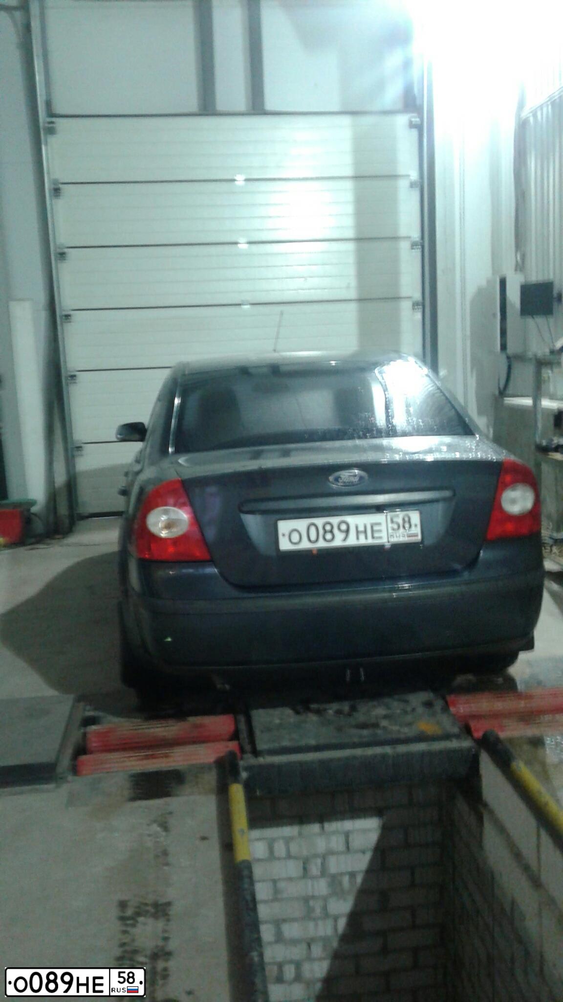 Фото автомобиля FORD FOCUS, 2007 — госномер В805ЕК150. Цвет: ТЕМНО-СЕРЫЙ