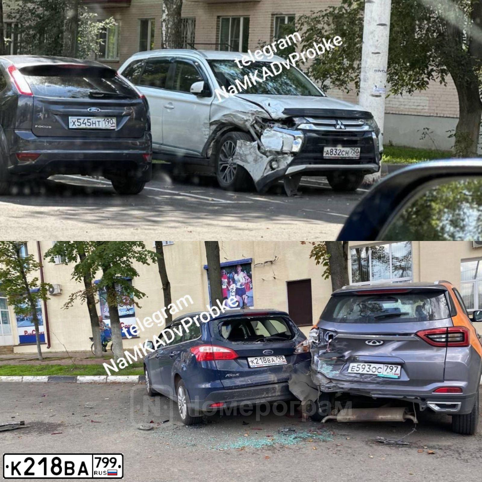 Фото автомобиля FORD FOCUS, 2015 — госномер К218ВА799. Цвет: СИНИЙ ТЕМНЫЙ