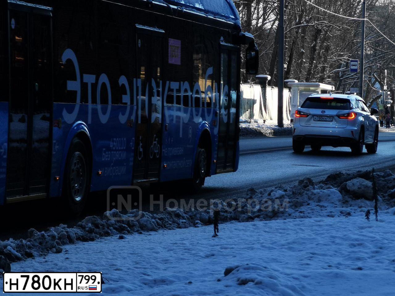 Фото автомобиля GAZ 2752 SOBOL, 2009 — госномер Н580КН799. Цвет: БЕЖЕВЫЙ