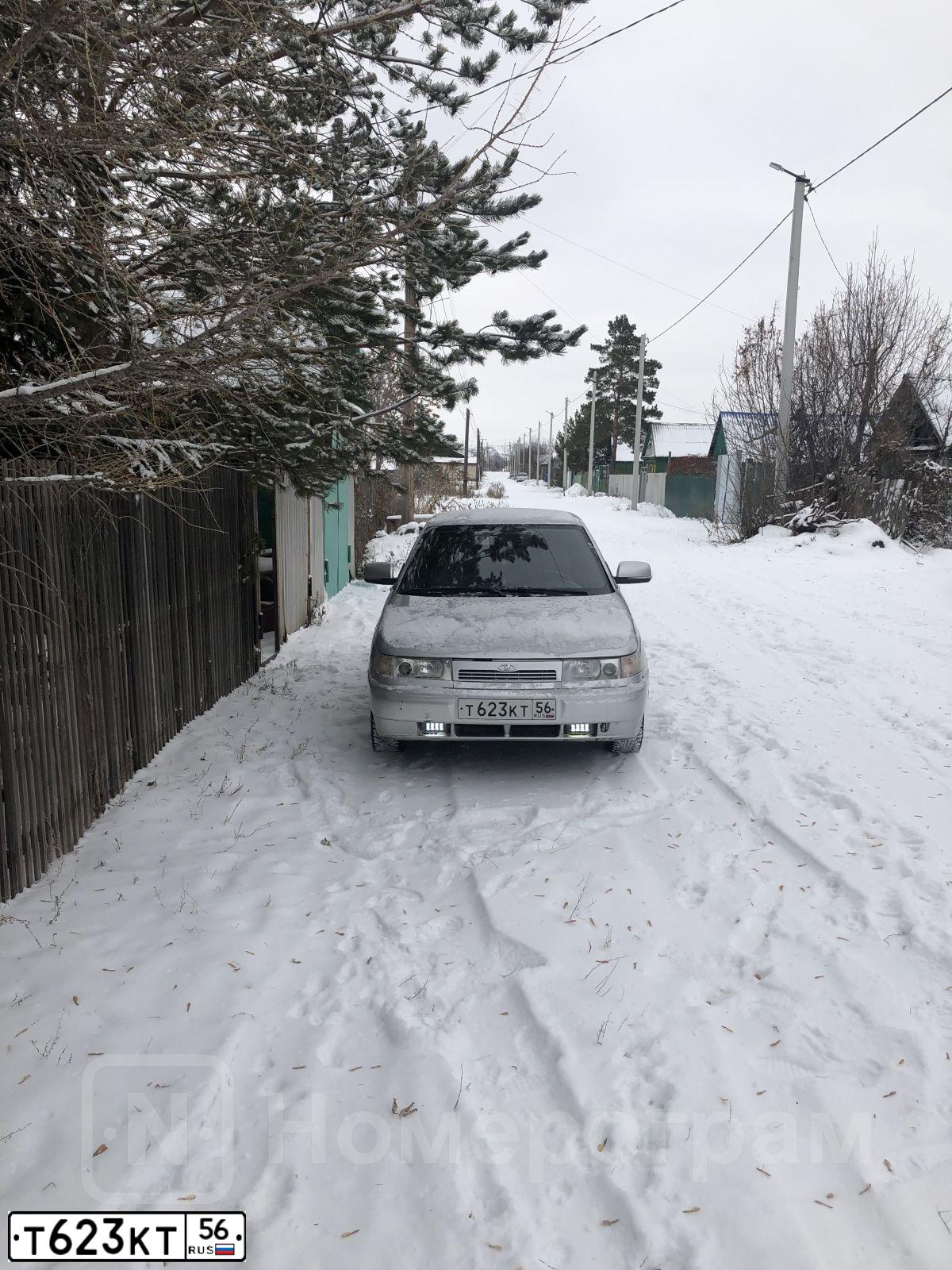 Фото автомобиля LADA 2112, 2008 — госномер К228ВН156. Цвет: Светло-серебристый металик