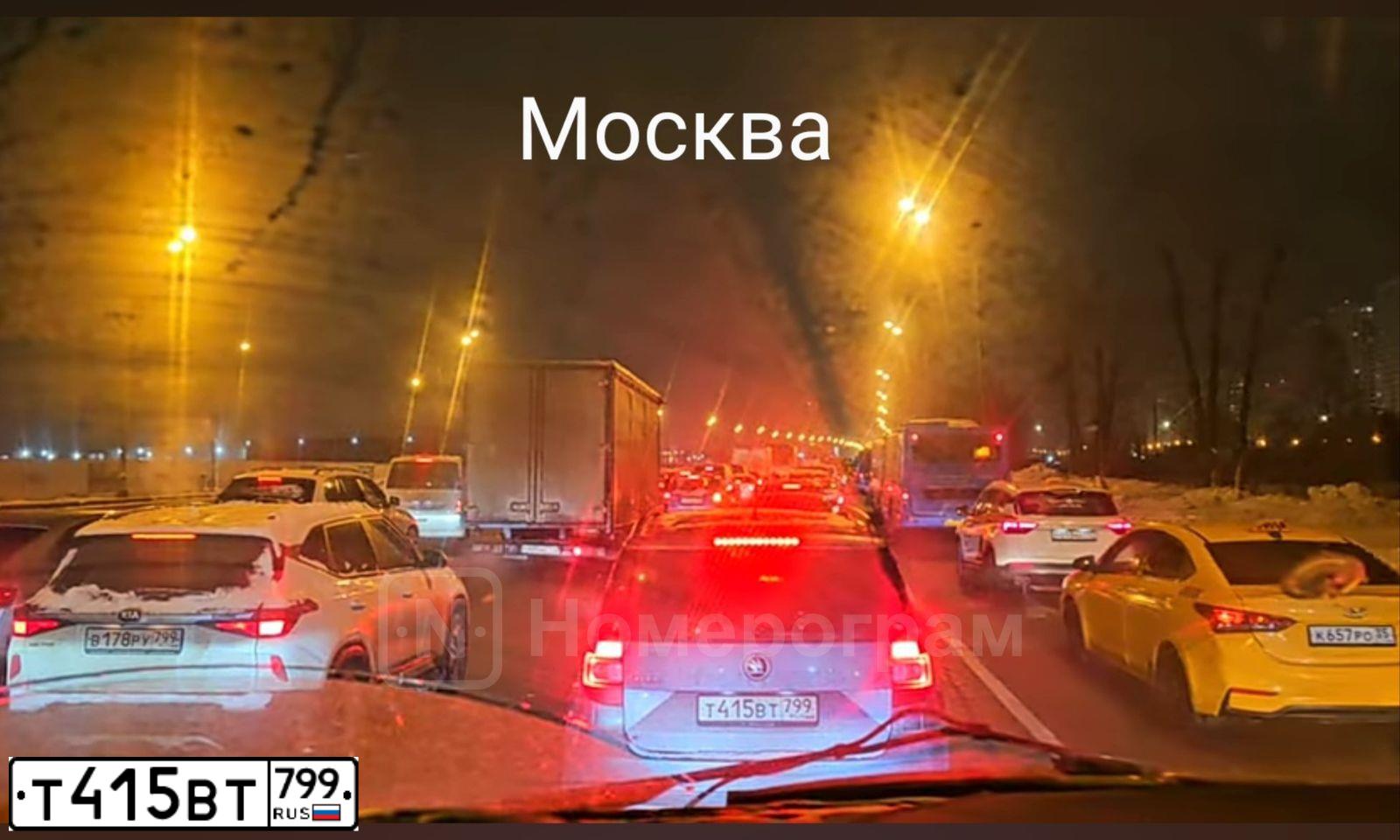 Фото автомобиля SKODA YETI, 2017 — госномер Т415ВТ799. Цвет: ТЕМНО-СЕРЫЙ