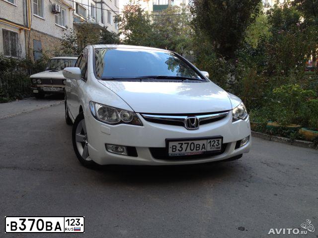 Фото автомобиля HONDA CIVIC, 2008 — госномер В370ВА123. Цвет: Белый