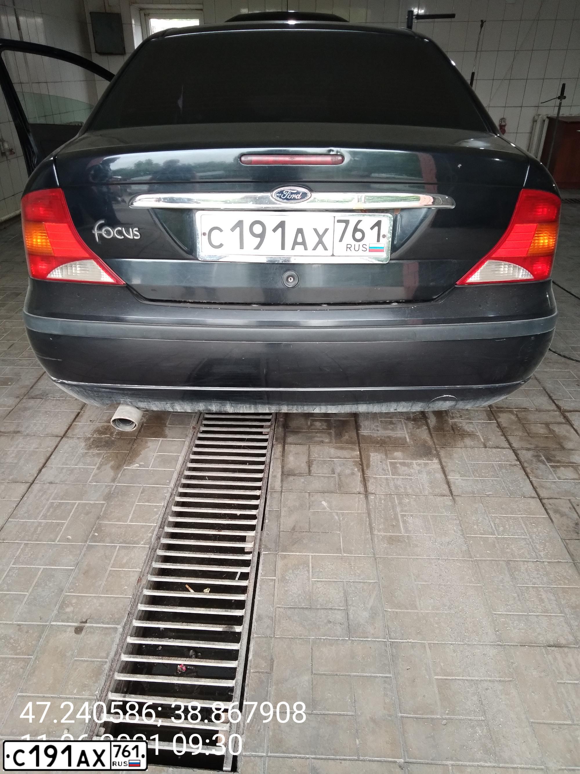 Фото автомобиля FORD FOCUS, 2004 — госномер К393УМ93. Цвет: ЧЕРНЫЙ