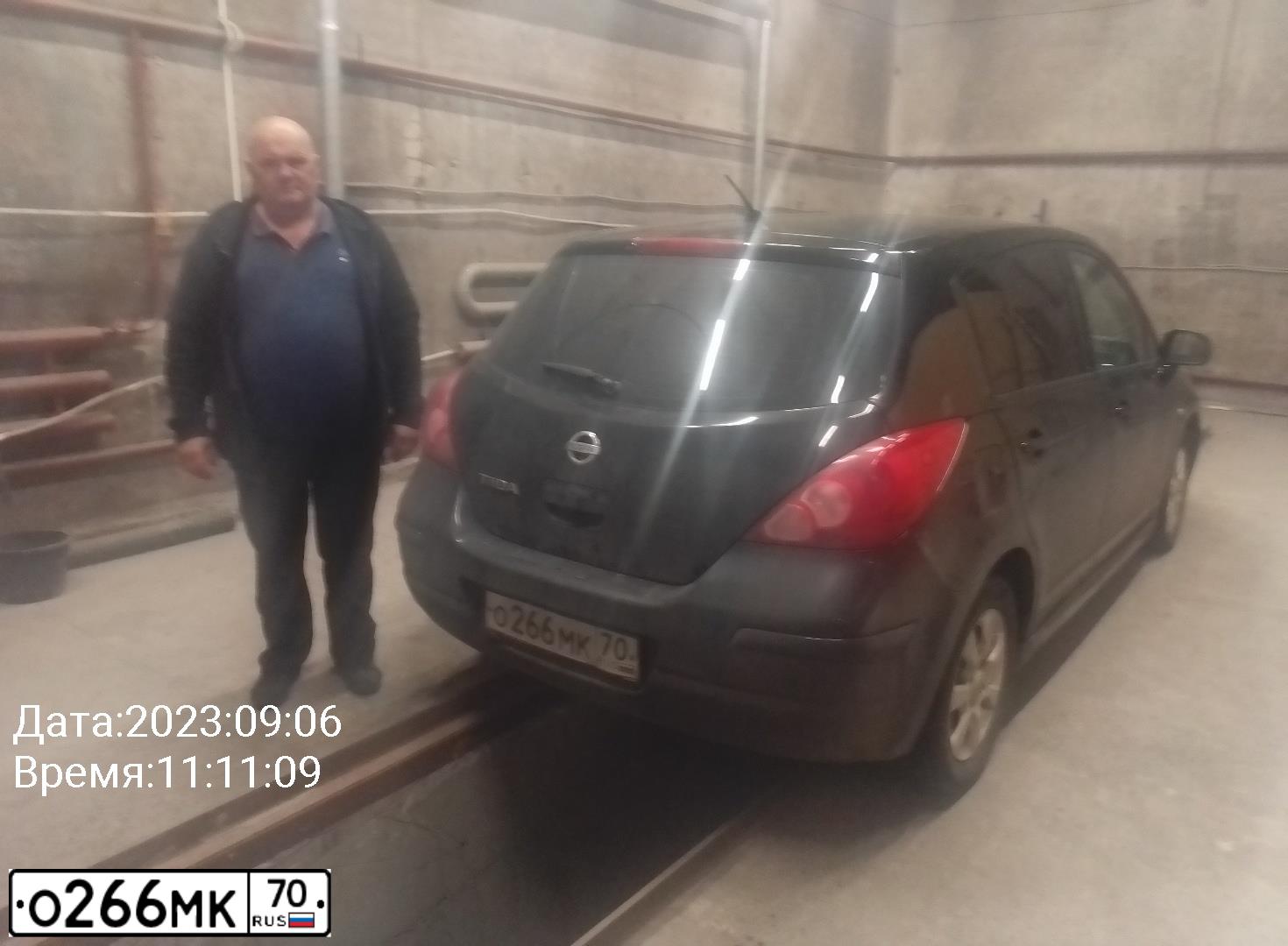 Фото автомобиля НИССАН ТИИДА 1.6, 2010 — госномер В770СА122. Цвет: ЧЕРНЫЙ