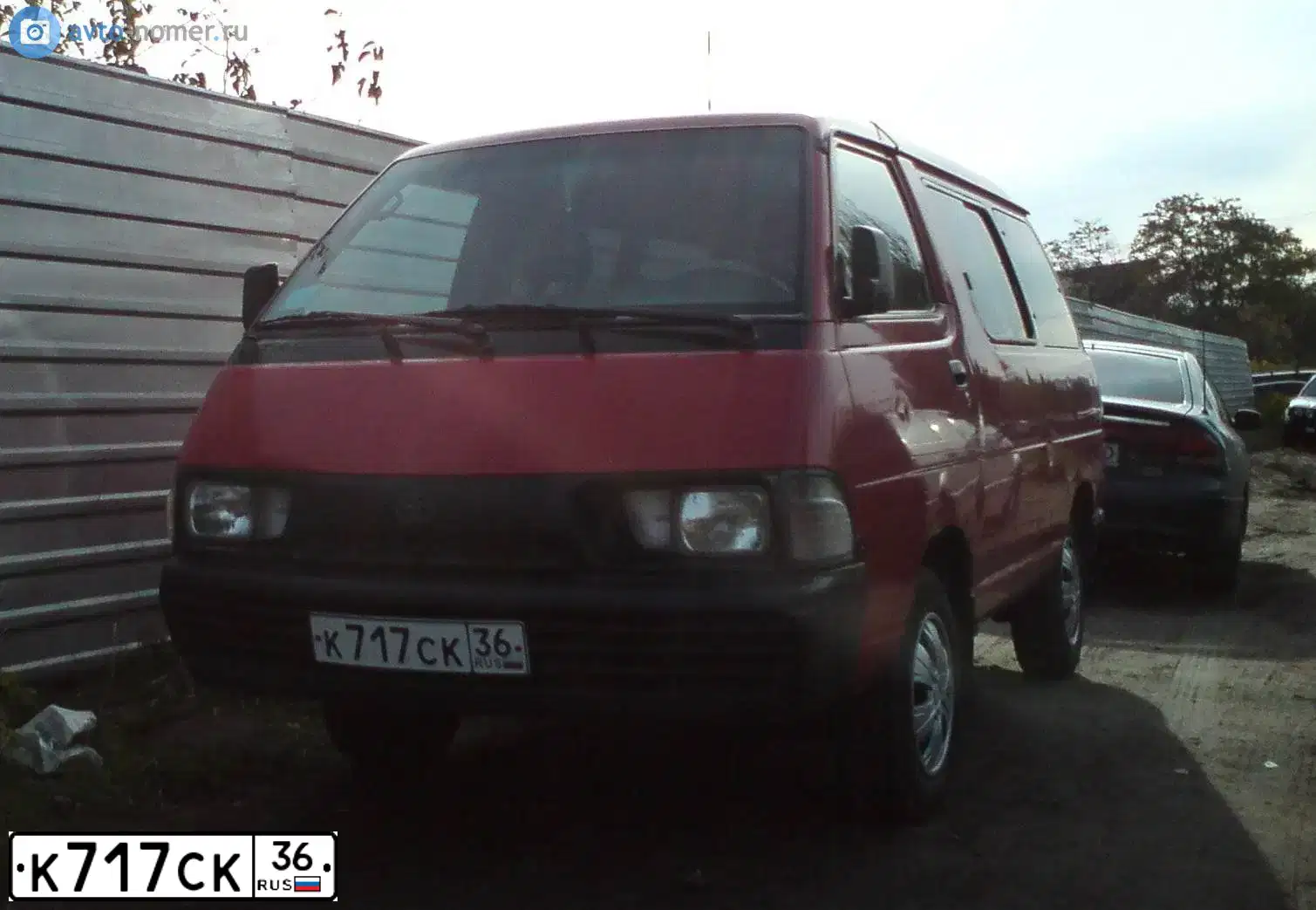 Фото автомобиля TOYOTA LITEACE, 1992 — госномер К717СК36. Цвет: КРАСНЫЙ