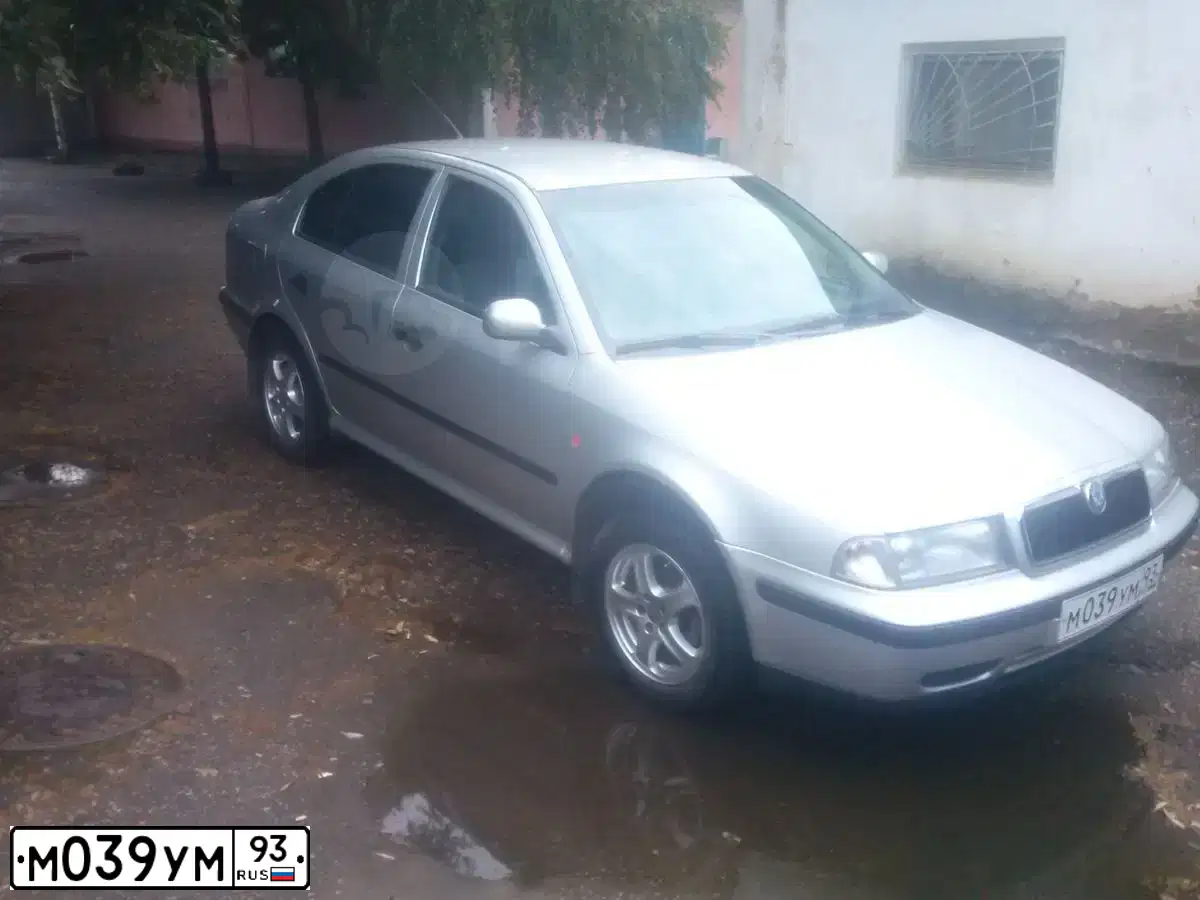 Фото автомобиля SKODA OCTAVIA, 2000 — госномер К678РК82. Цвет: серебристый