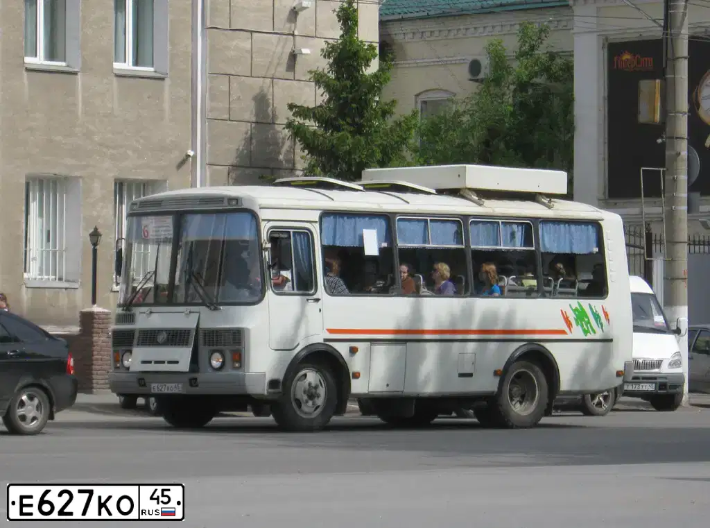 Фото автомобиля PAZ Z 3205, 2012 — госномер Е627КО45. Цвет: Белый