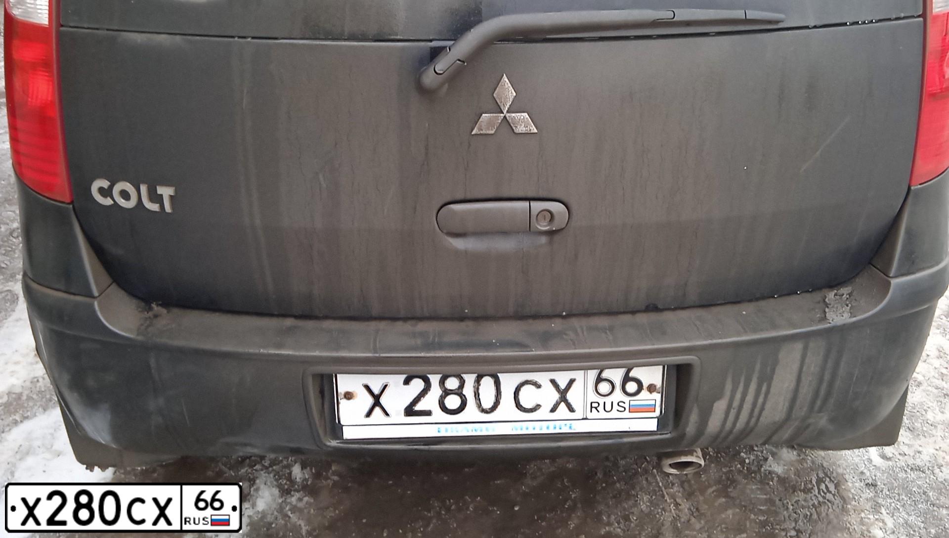 Фото автомобиля MITSUBISHI COLT, 2006 — госномер Р796ОН196. Цвет: ЧЕРНЫЙ