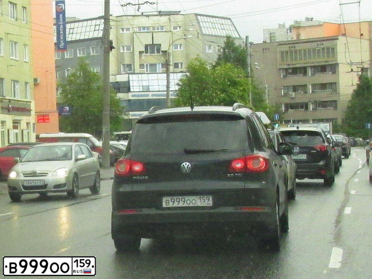 Фото автомобиля HONDA CR-V, 2012 — госномер В999ОО159. Цвет: Белый
