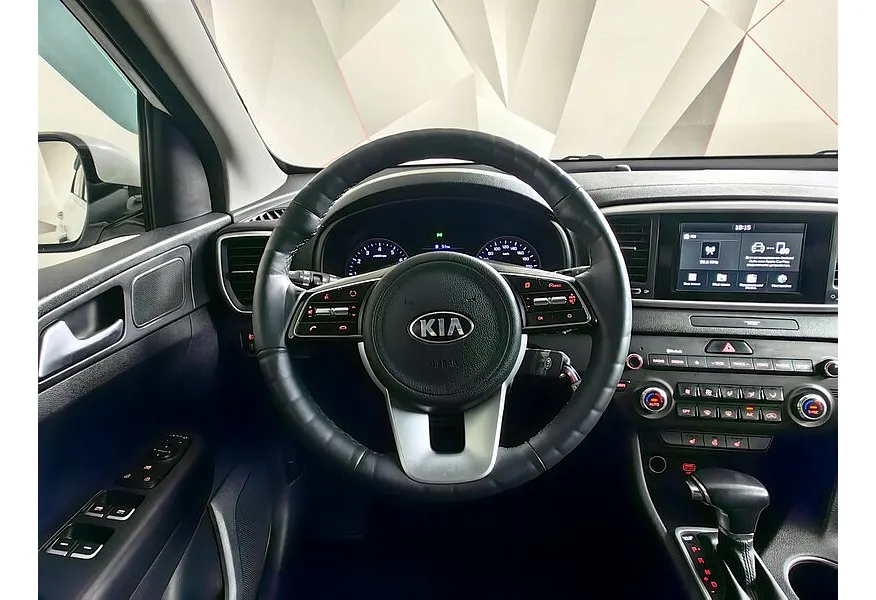 Фото автомобиля KIA SPORTAGE, 2020 — госномер Р096АВ790. Цвет: БЕЛЫЙ