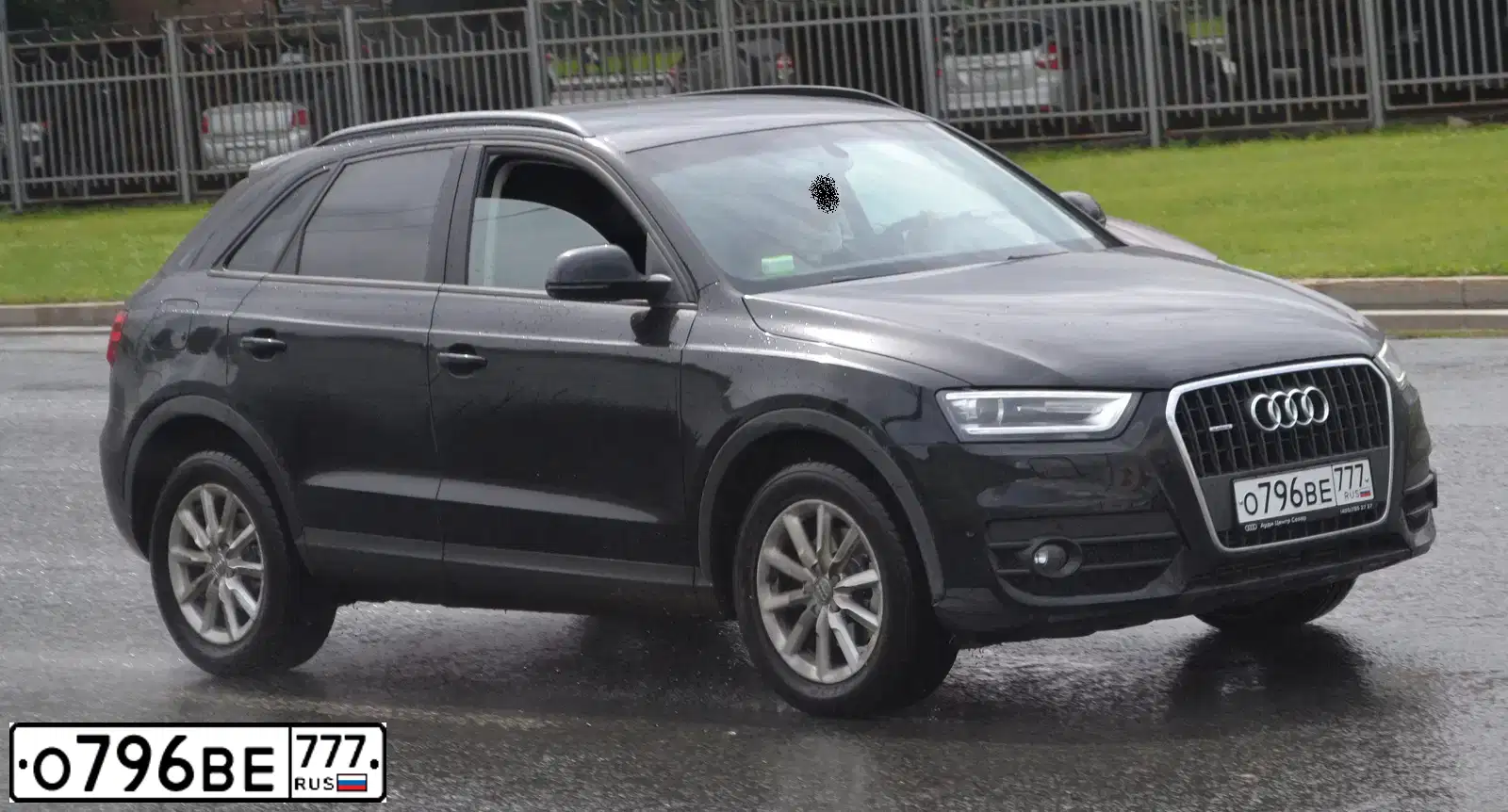 Фото автомобиля AUDI Q3, 2013 — госномер О796ВЕ777. Цвет: Серебристый