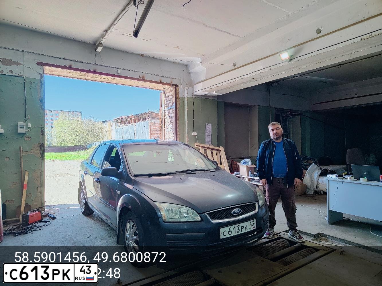 Фото автомобиля FORD FOCUS, 2006 — госномер С789СТ43. Цвет: ТЕМНО-СЕРЫЙ
