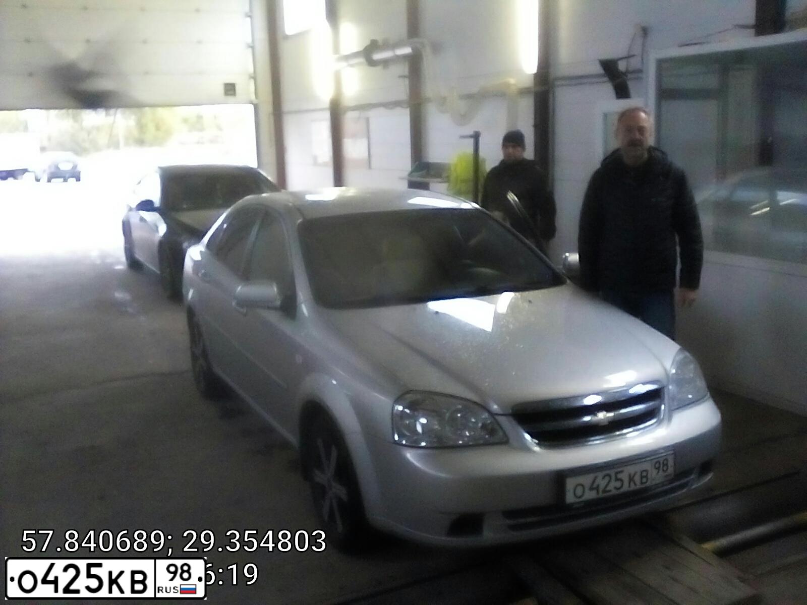 Фото автомобиля CHEVROLET LACETTI, 2009 — госномер С026СМ60. Цвет: СЕРЕБРИСТЫЙ