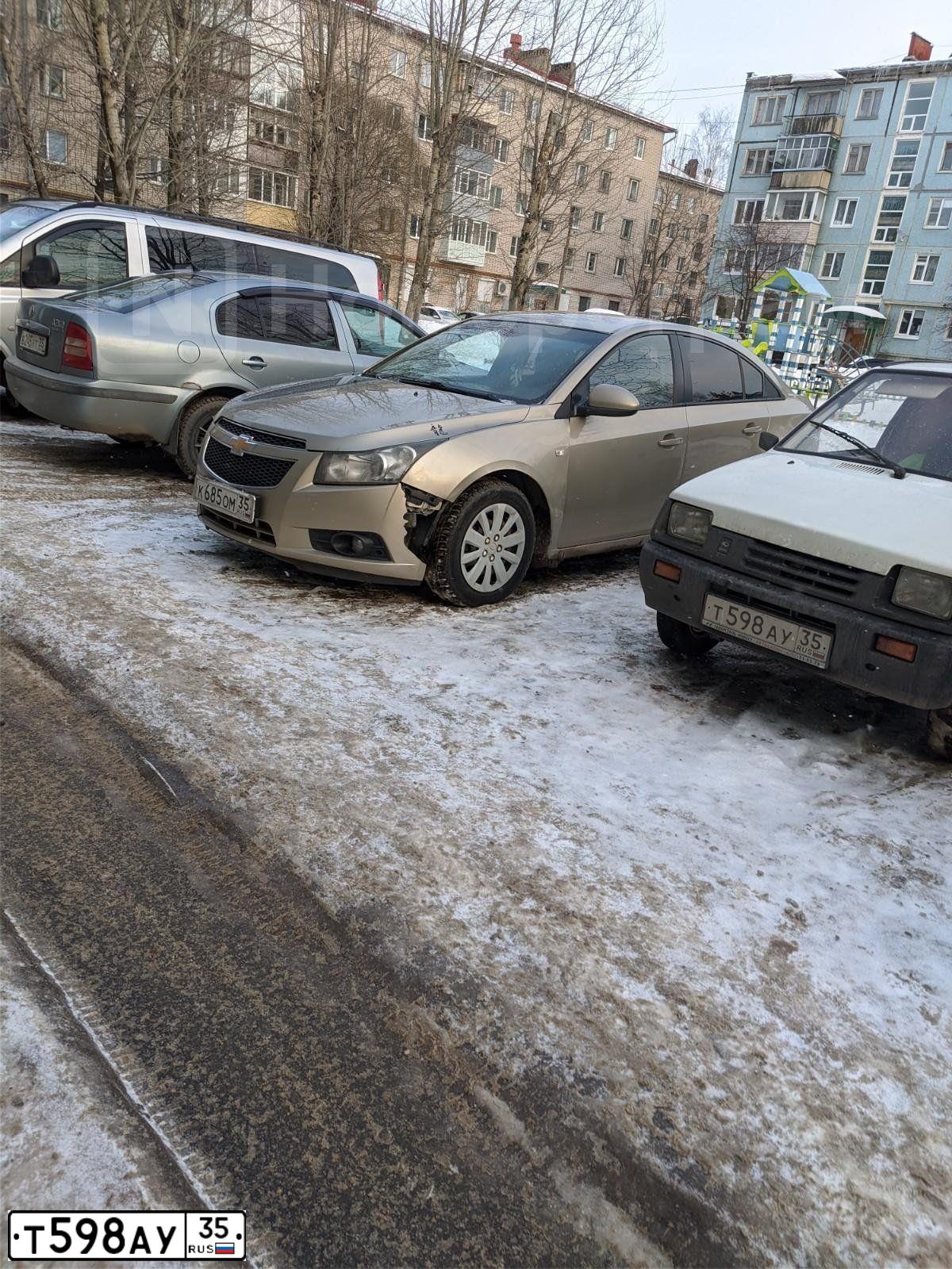 Фото автомобиля SEAZ OKA, 2006 — госномер Т598АУ35. Цвет: Белый
