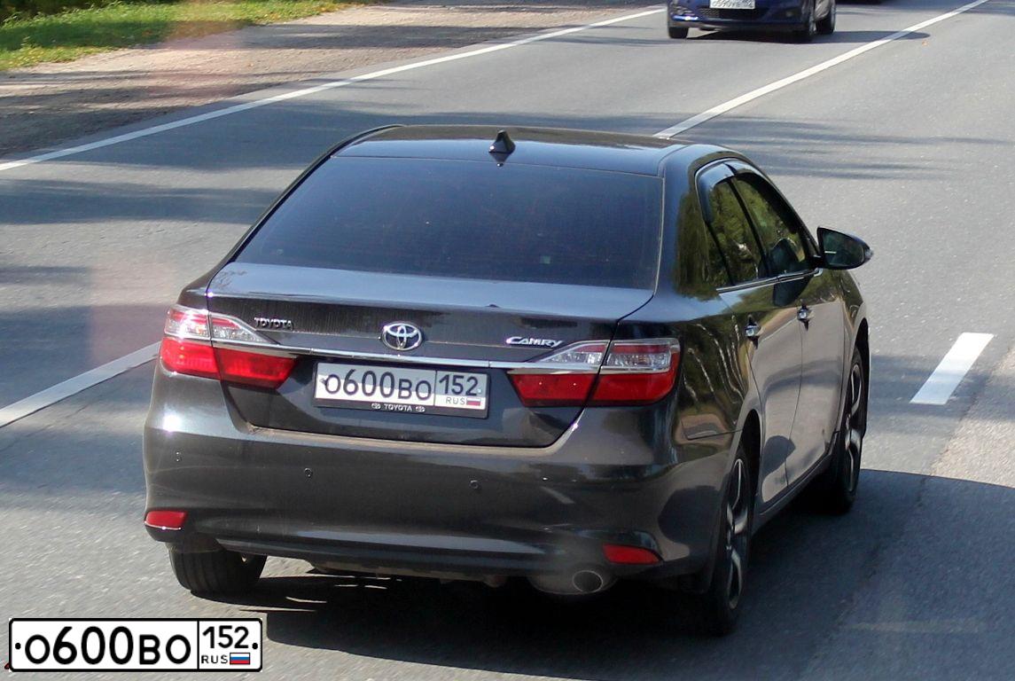 Фото автомобиля TOYOTA CAMRY, 2016 — госномер О600ВО152. Цвет: Темно-серый металлик