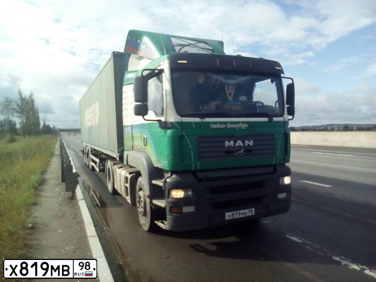 Фото автомобиля MAN TGA 18.XXX /4X2/, 2002 — госномер Х819МВ98. Цвет: ЗЕЛЕНЫЙ